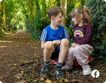 two kids in glendeer farm paths